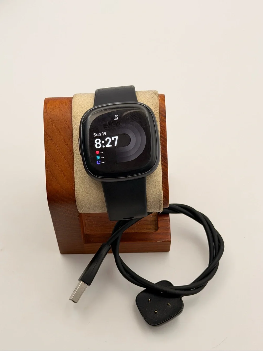 Fitbit Versa 4, Tested, Very Good, Charger Included, Black, Smartwatch, Fitness